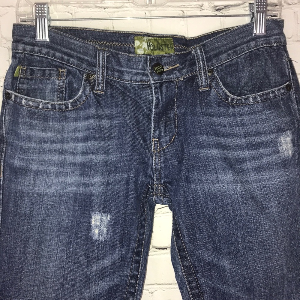 Gently used Hollister distressed jeans - Picture 5 of 8